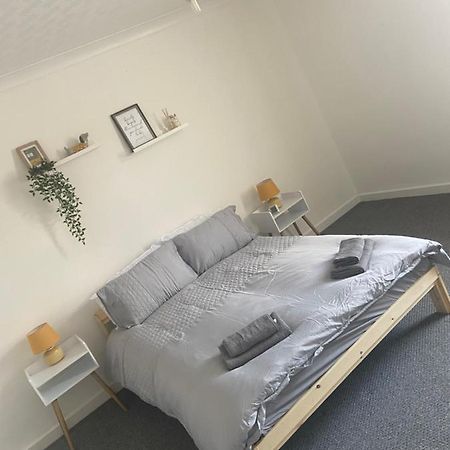 Cheerful 2 Bedroom House Hindley Ngoại thất bức ảnh